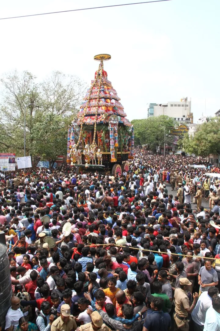 மயிலாப்பூர் கபாலிஸ்வரர் கோவில் பங்குனி திருவிழாவின் தேரோட்டம்{படங்கள்}